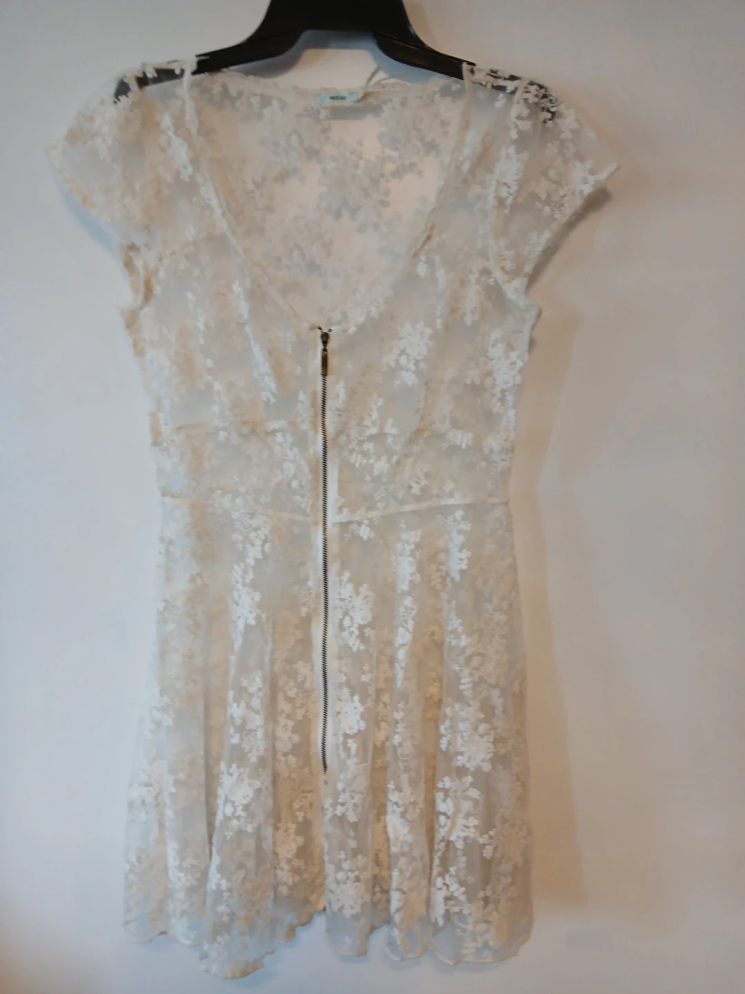 Kimchi Blue Full  Lace Dress. Medium.