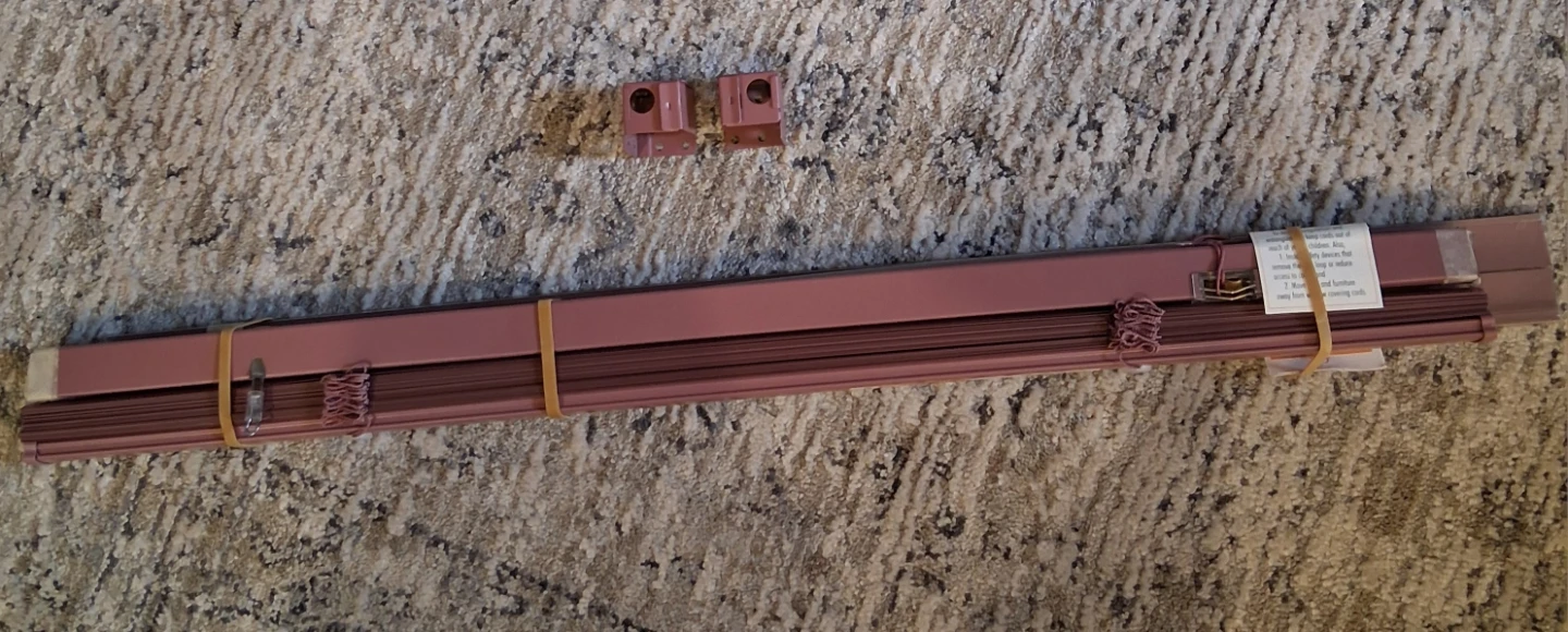 Light burgundy quality plastic blinds - photo 2