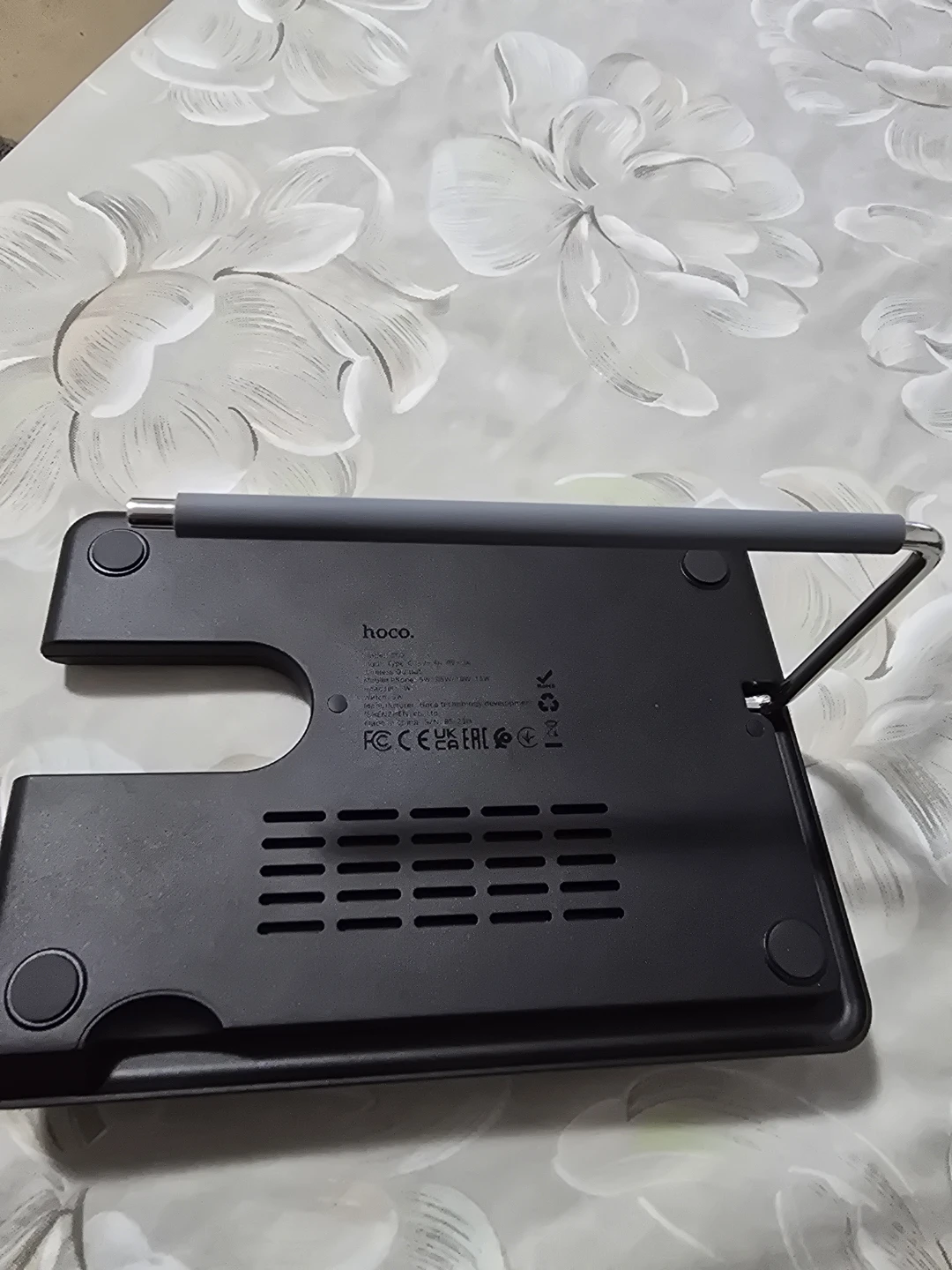 HOCO 3-in-1 Wireless Charging Station - photo 4