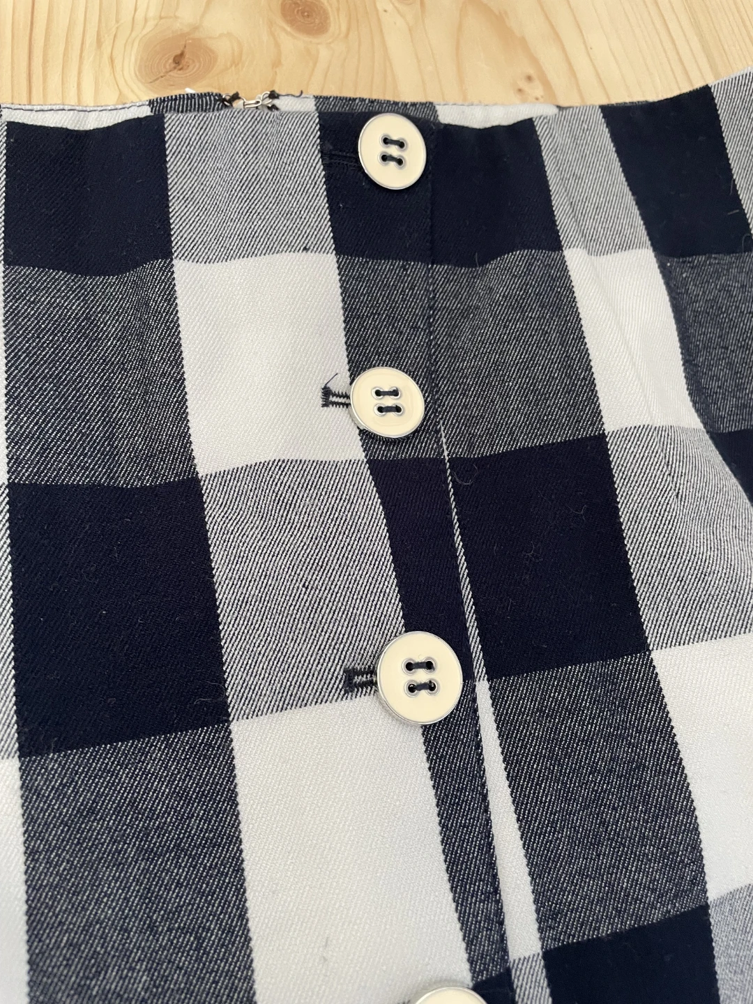 LE CHÂTEAU Black & White Button-Front Skirt Size 10 - photo 2