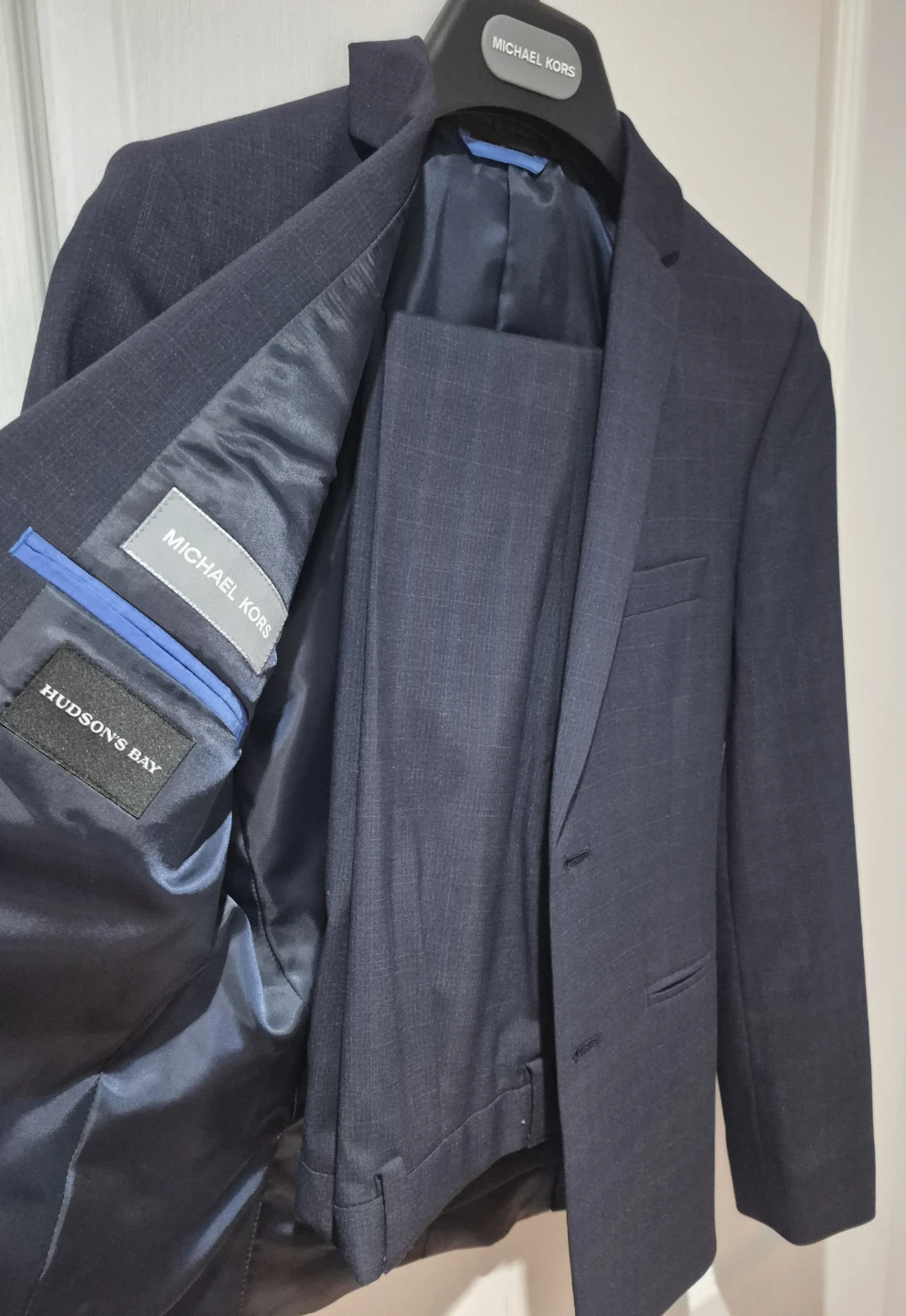 Michael Kors Boy Suit Size 12. - photo 2