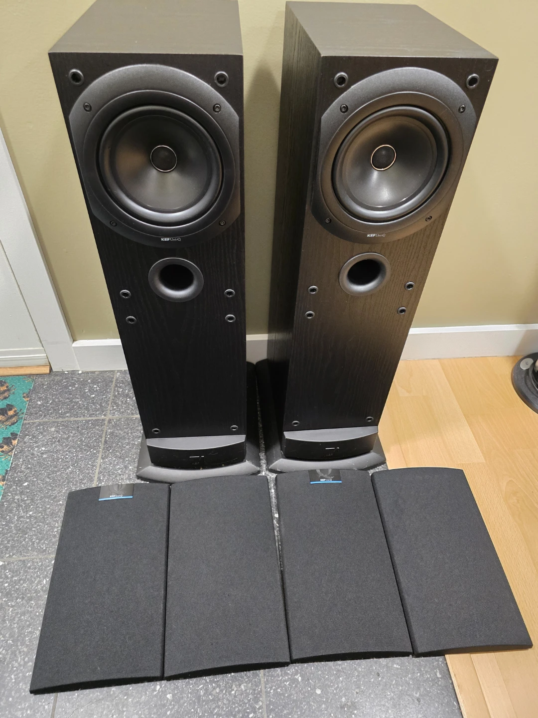 KEF Q30 Floorstanding Speakers - photo 2