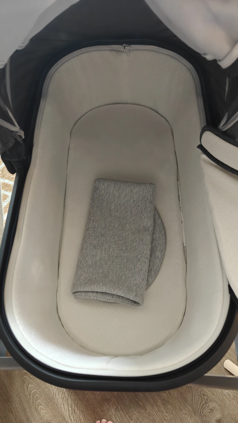 Gray Uppababy Bassinet - photo 2
