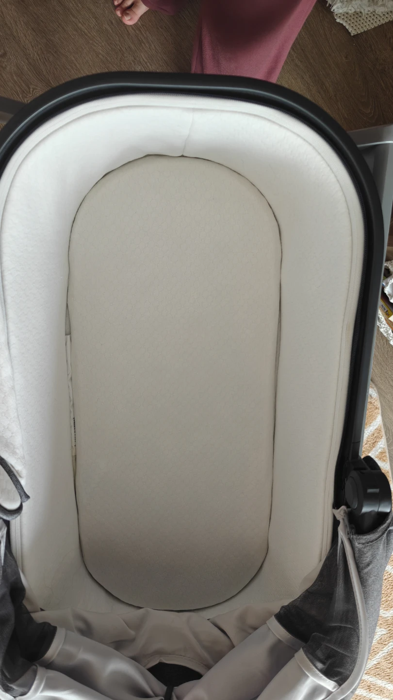 Gray Uppababy Bassinet - photo 4