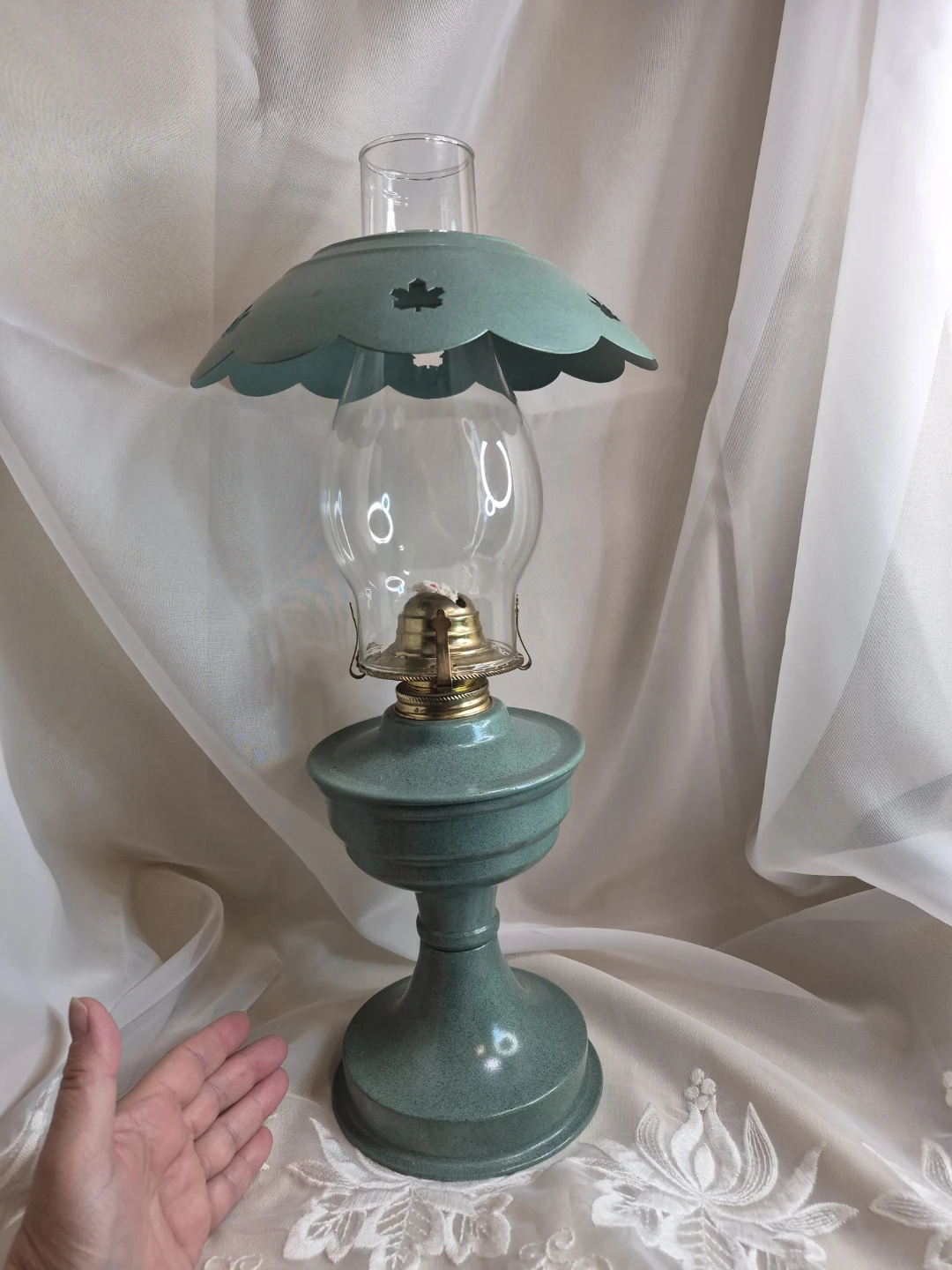 Beautiful Vintage Metal Brass & Glass 18" Total Tall Oil Lamp