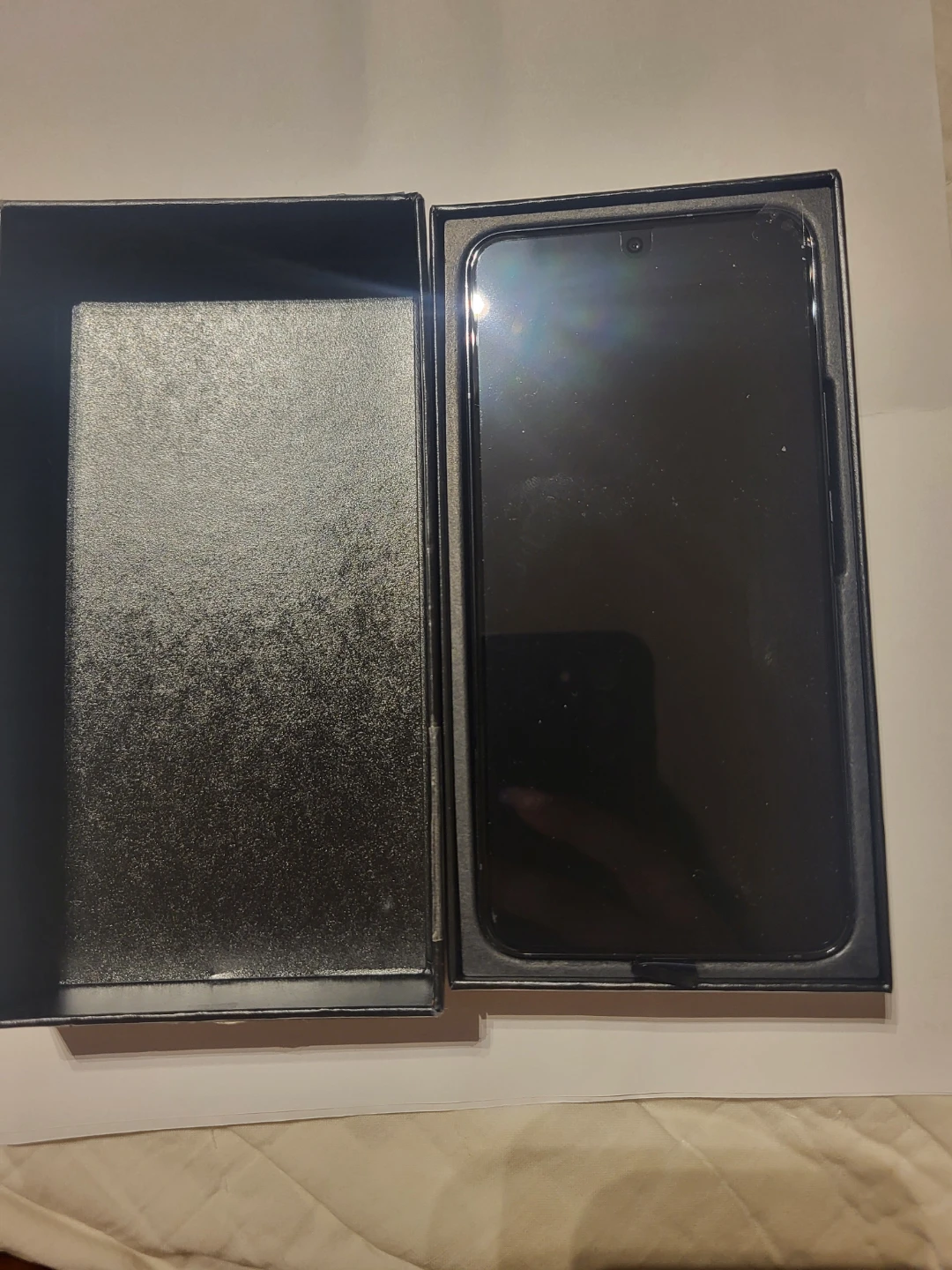 Samsung Galaxy S22 Smartphone - photo 2