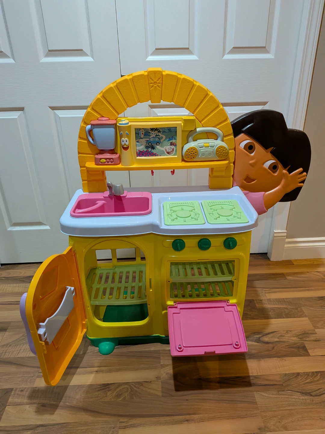 Dora The Explorer Play Kitchen - photo 2