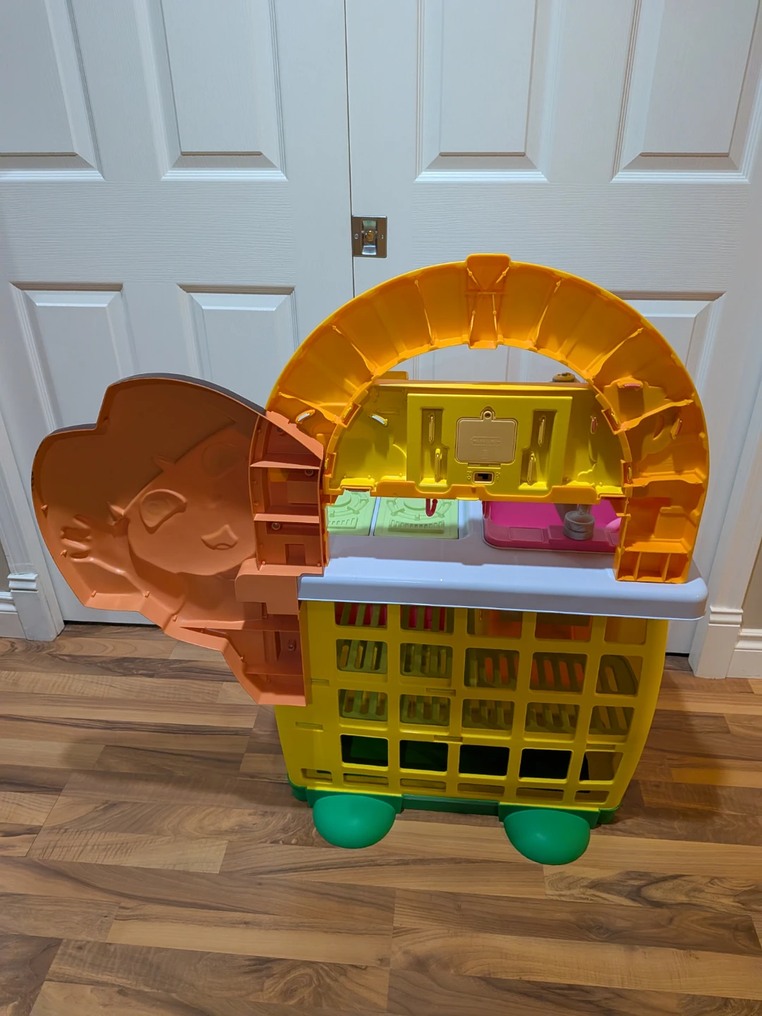 Dora The Explorer Play Kitchen - photo 3