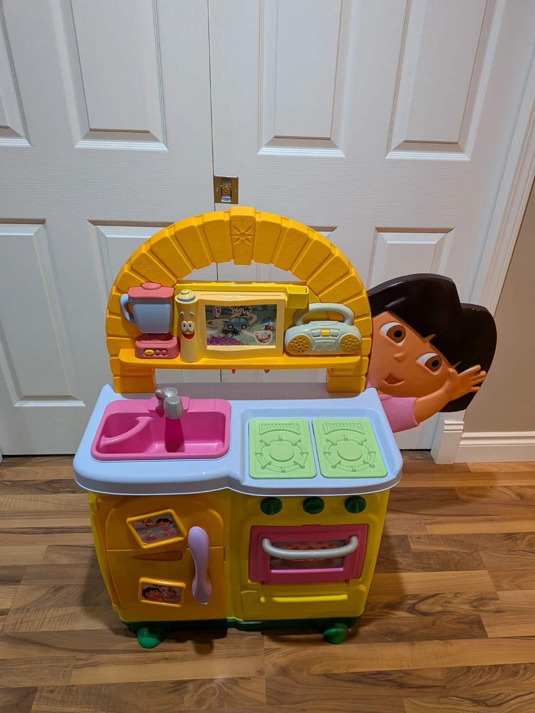 Dora The Explorer Play Kitchen - photo 4