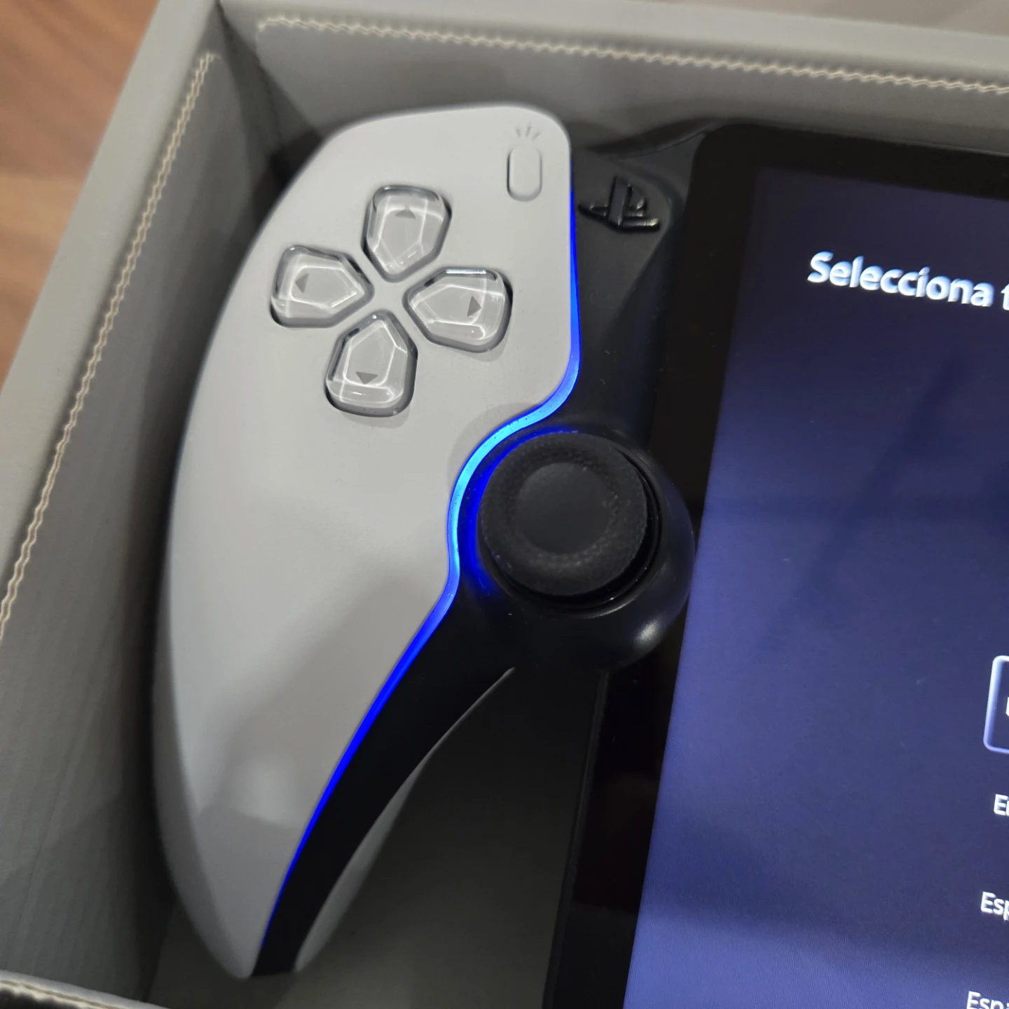 PlayStation Portal handheld. Great condition. Barely used. Ps5 - photo 4
