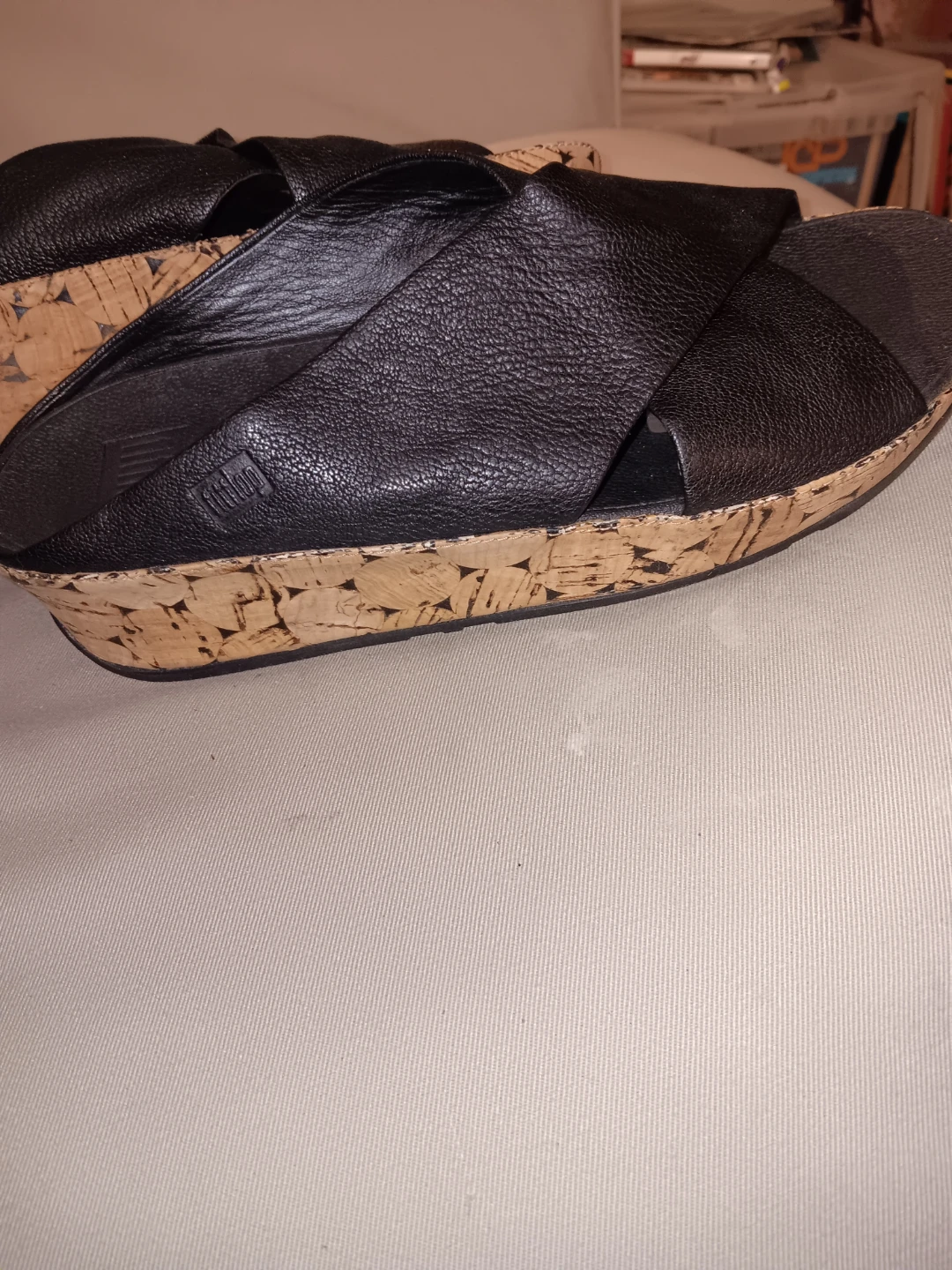 Fitflop Black Leather Criss-Cross Sandals - photo 4