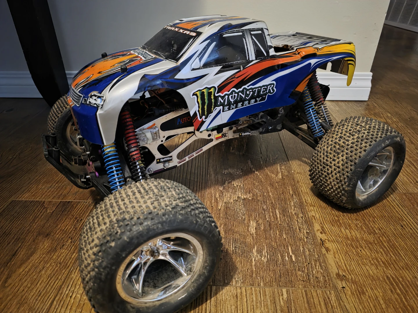 RC nitro 1/8 scale  savage SS 25  2 speed chassi Truck - photo 3