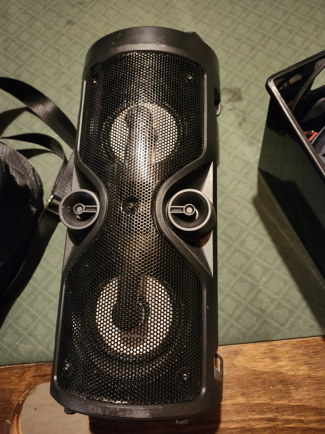 Portable Speaker with USB, AUX, and TF Card Input - photo 2