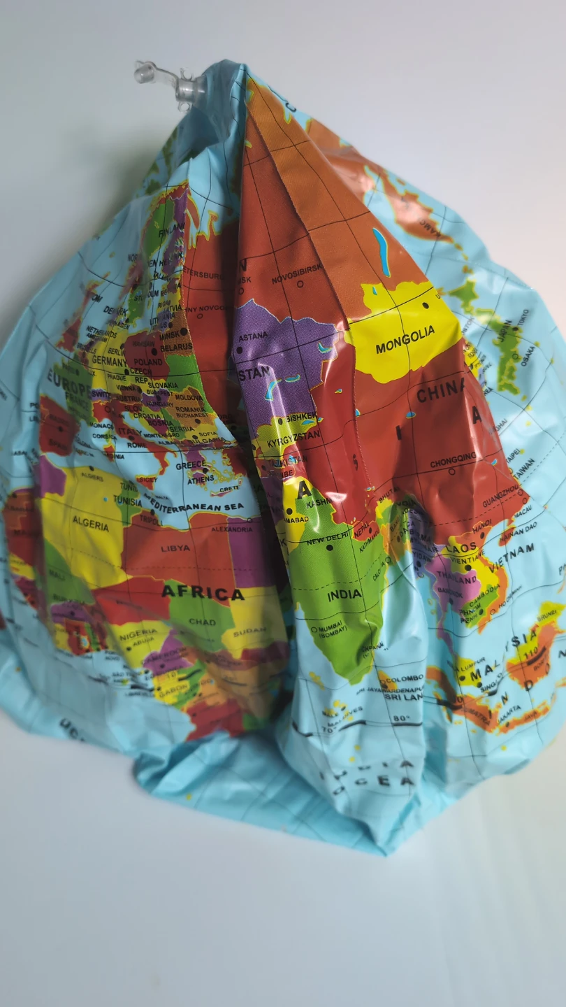 Caly Inflatable Globe - 2003 - photo 3