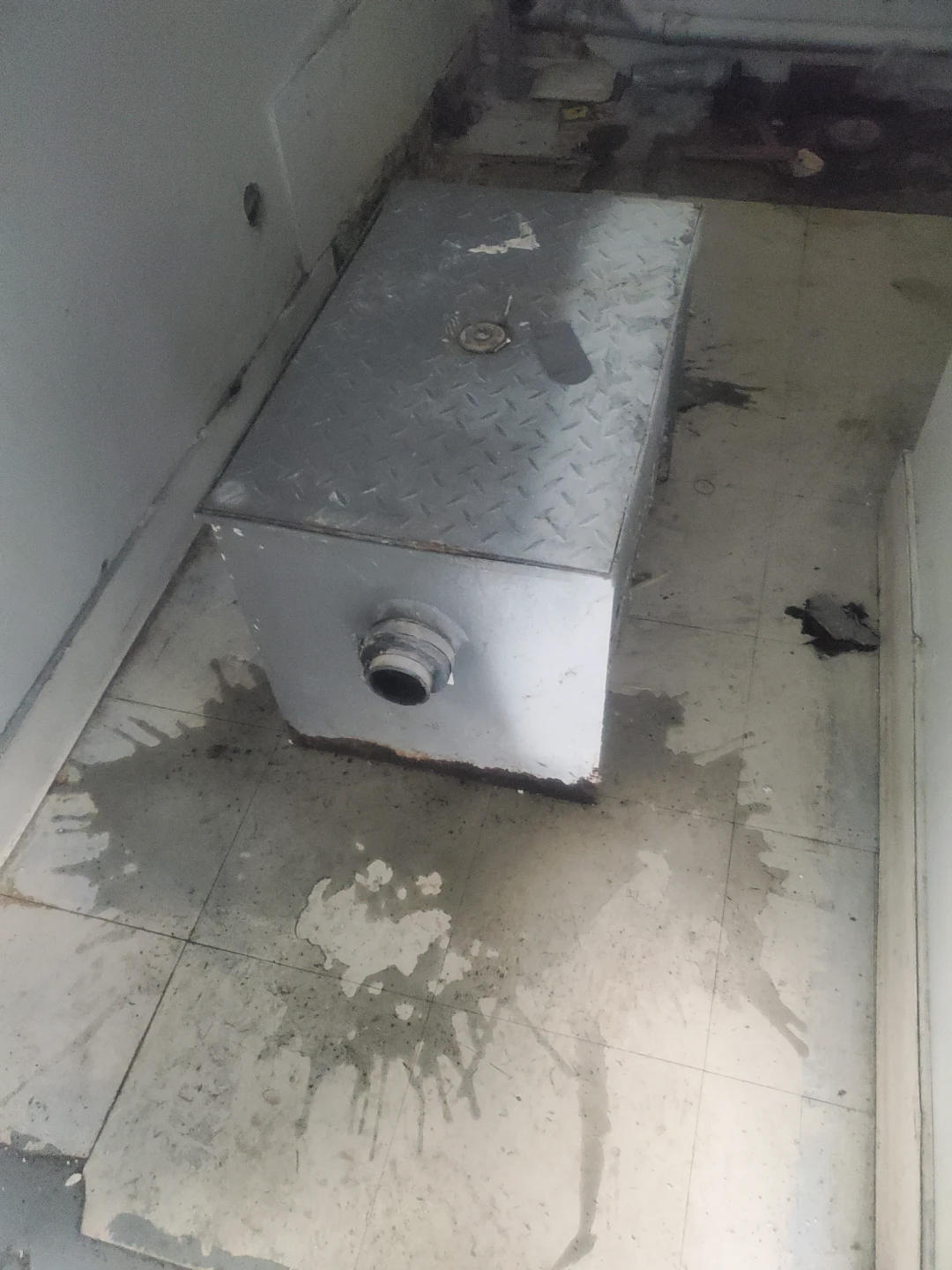 Sinks and cooling equipments
