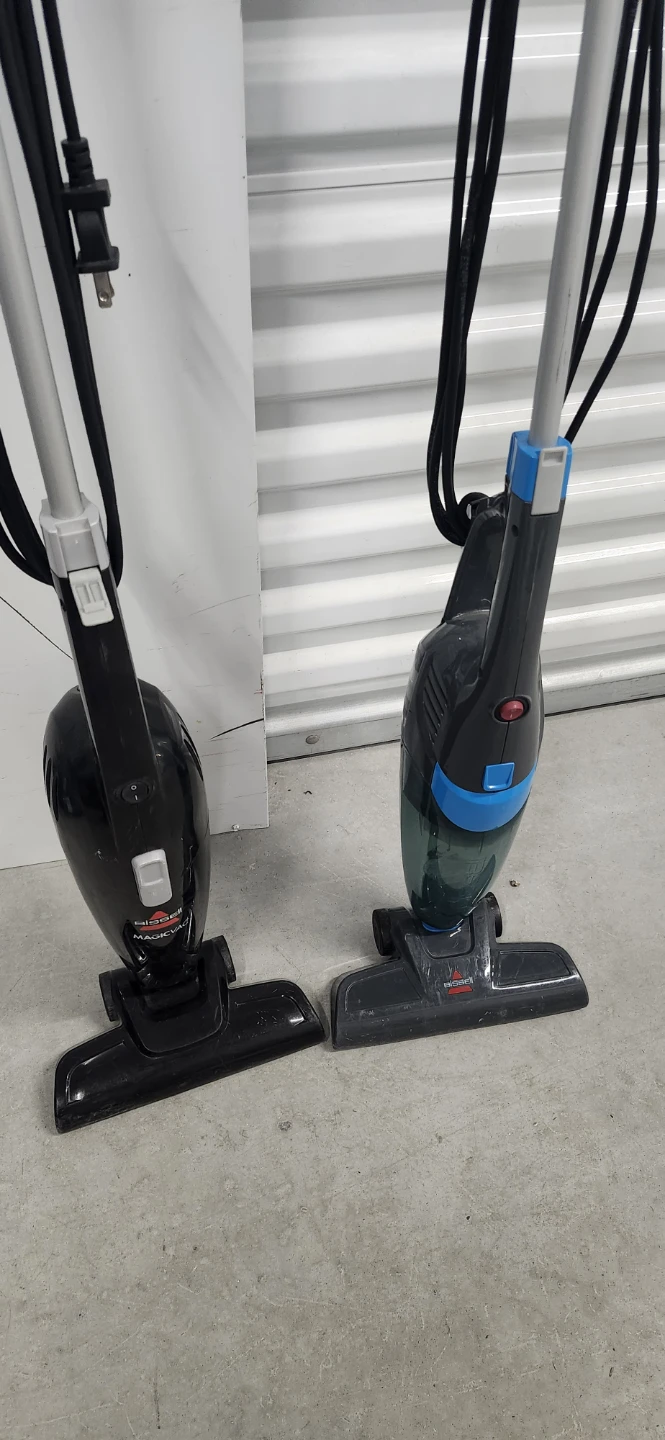 Vacuum of 2, one for $10 - photo 2