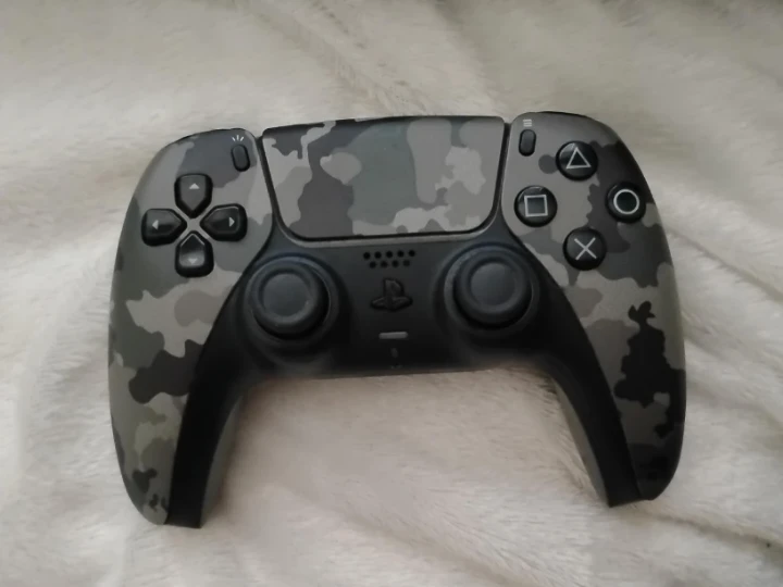 PlayStation 5 DualSense Wireless Controller - Camo Grey