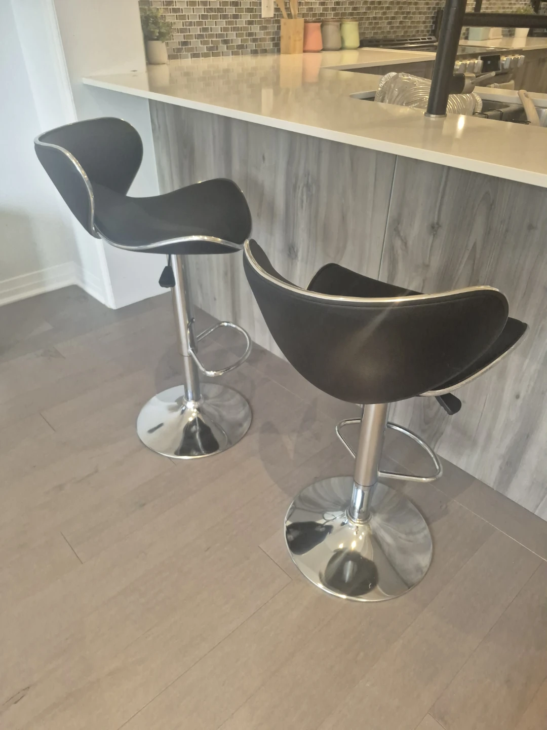 Brand new  - Adjustable Swivel Bar Stools (Set of 2) - photo 2