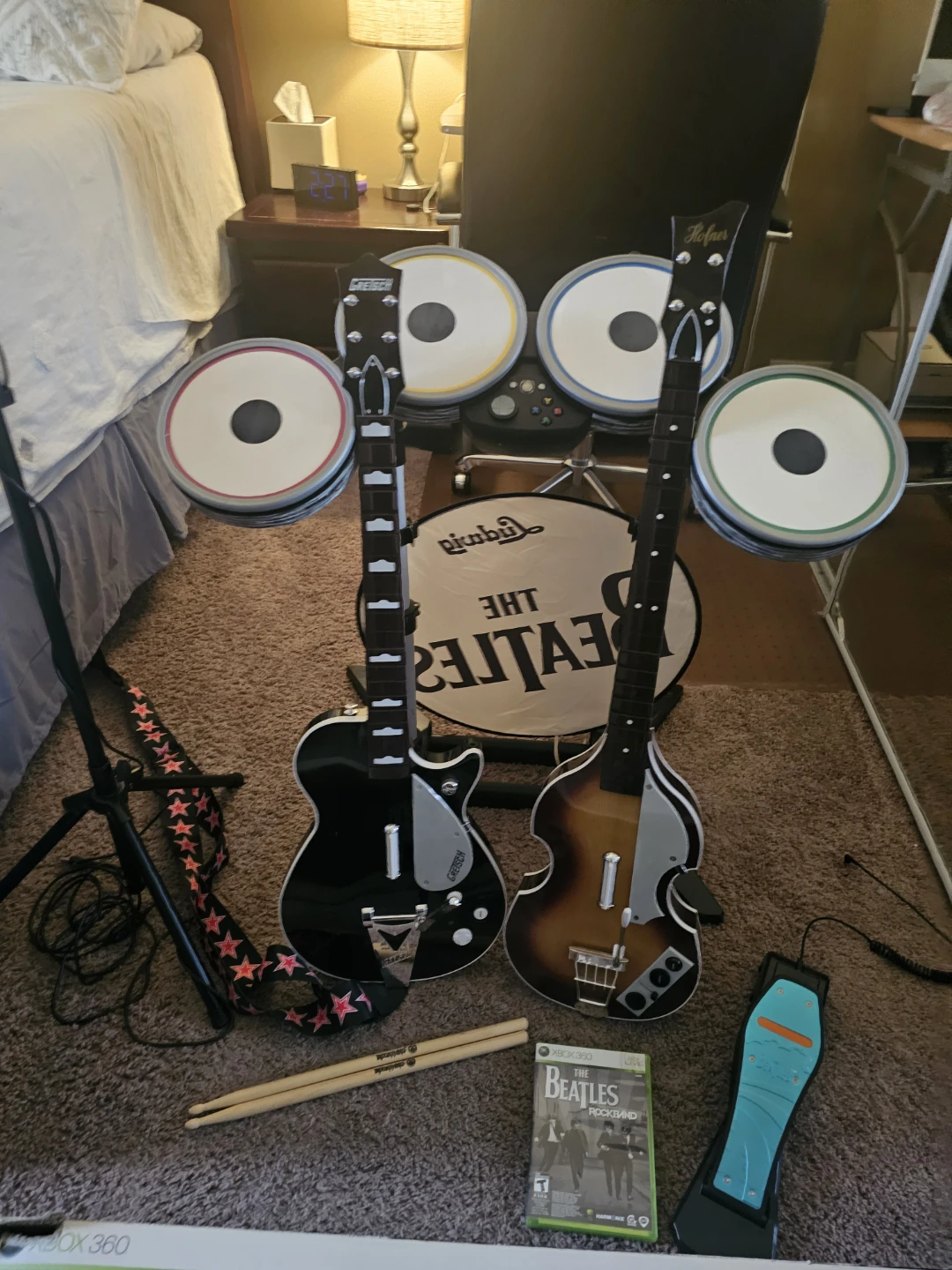 Xbox 360 Beatles Rockband Set - photo 4