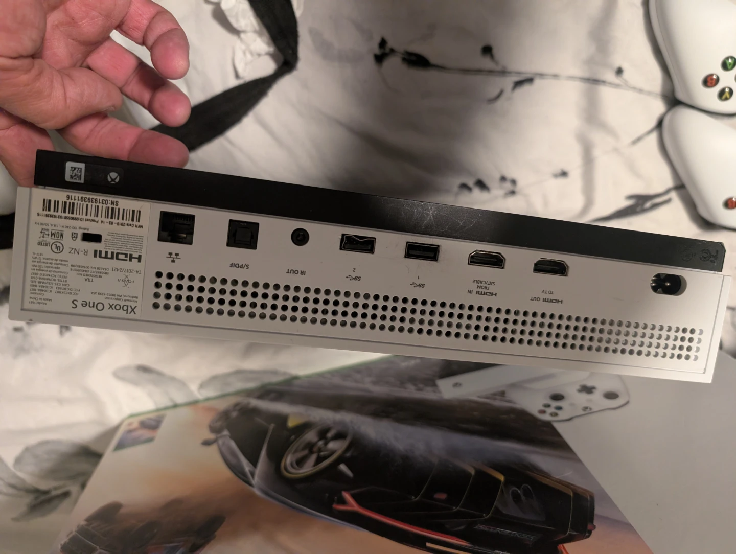 Xbox One S 1TB Console with Forza Horizon 3 and 2 Controllers - photo 5