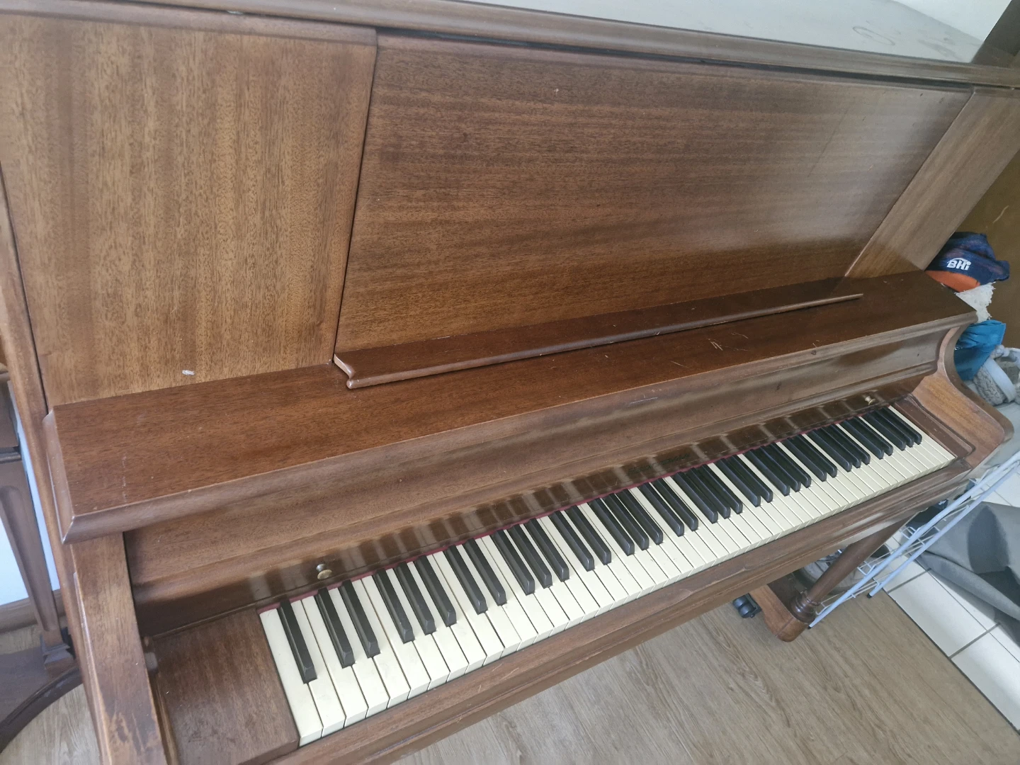 Upright Piano - Wood Finish - photo 2