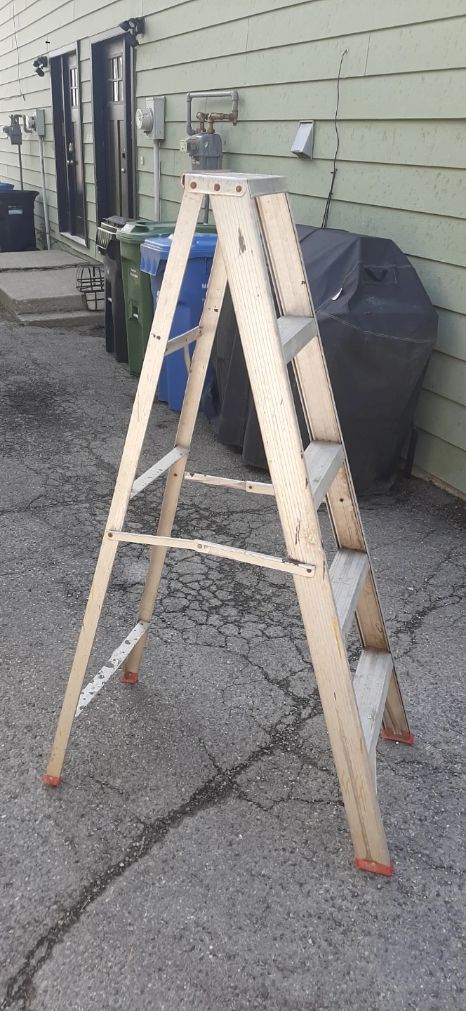 5Ft Aluminum Ladder - photo 2