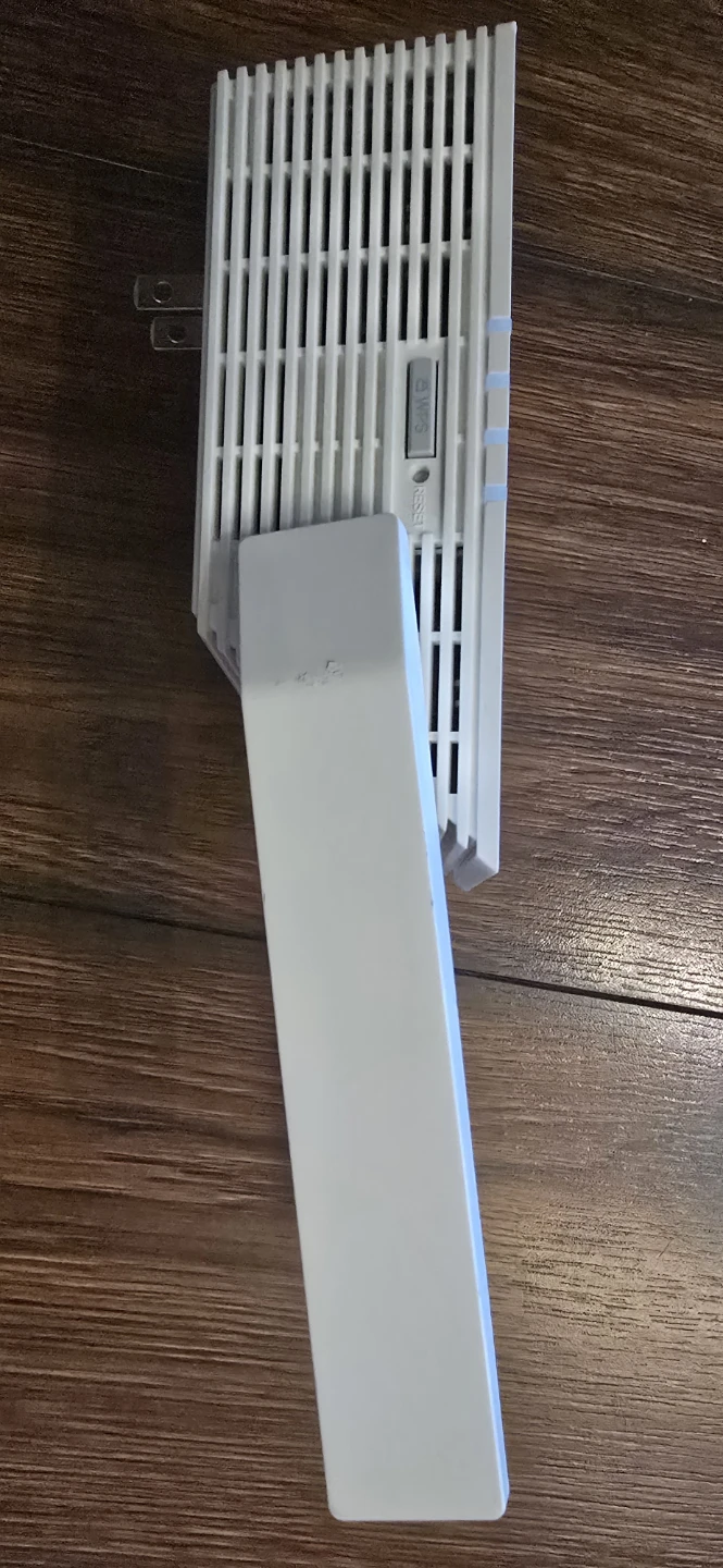 TP-Link AX1800 WiFi Extender - photo 2