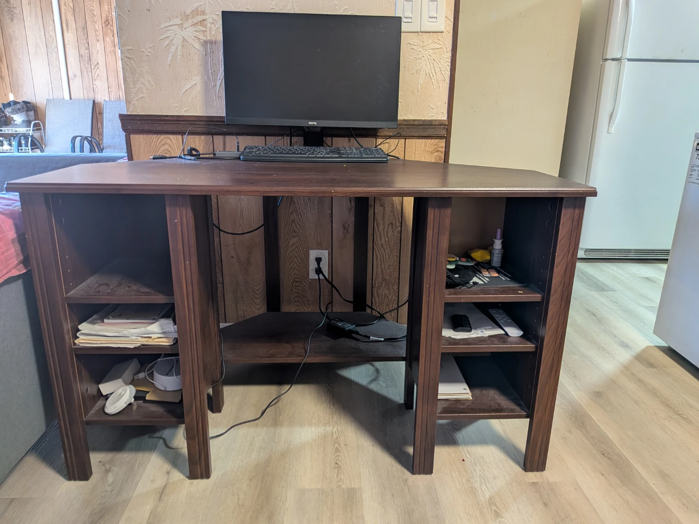 Office table and chair - photo 2