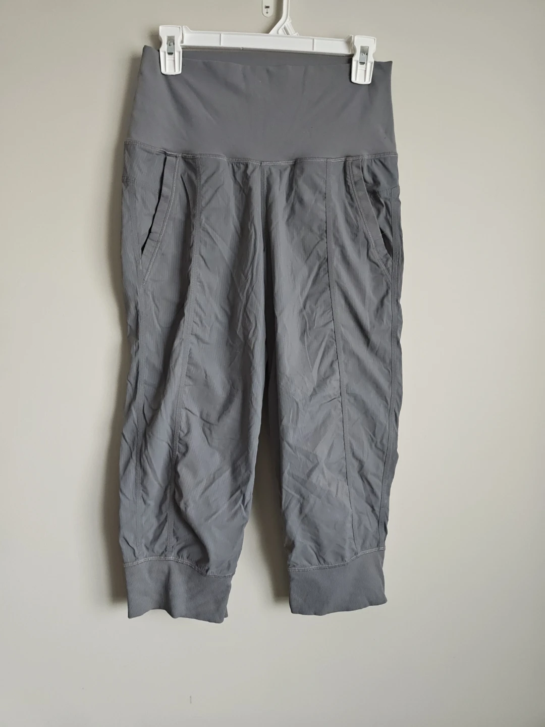 Lululemon Grey Cropped Athletic Pants