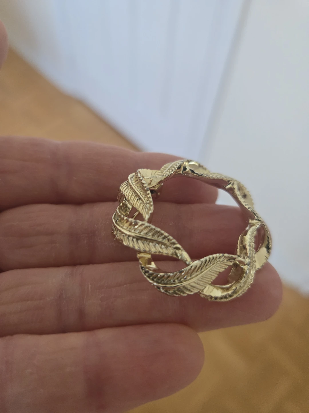 Vintage Gold-tone Feather Wreath Brooch