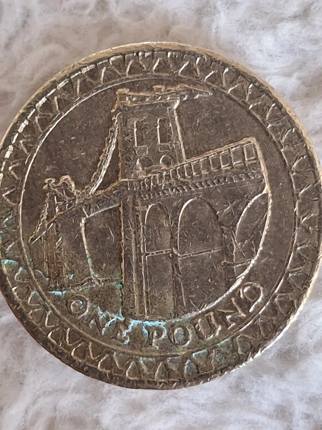 One Pound Coin - 2005 - photo 2