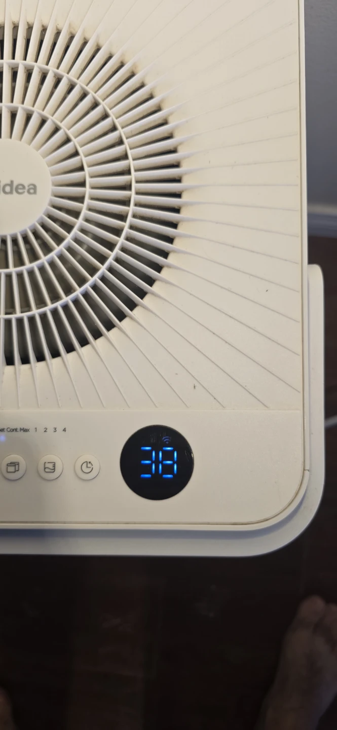 Midea Dehumidifier - photo 3