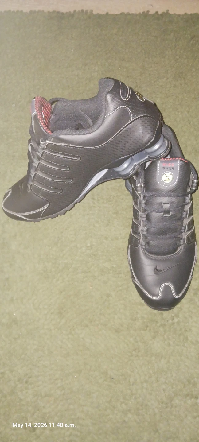 Nike Shox Running Shoes - photo 3
