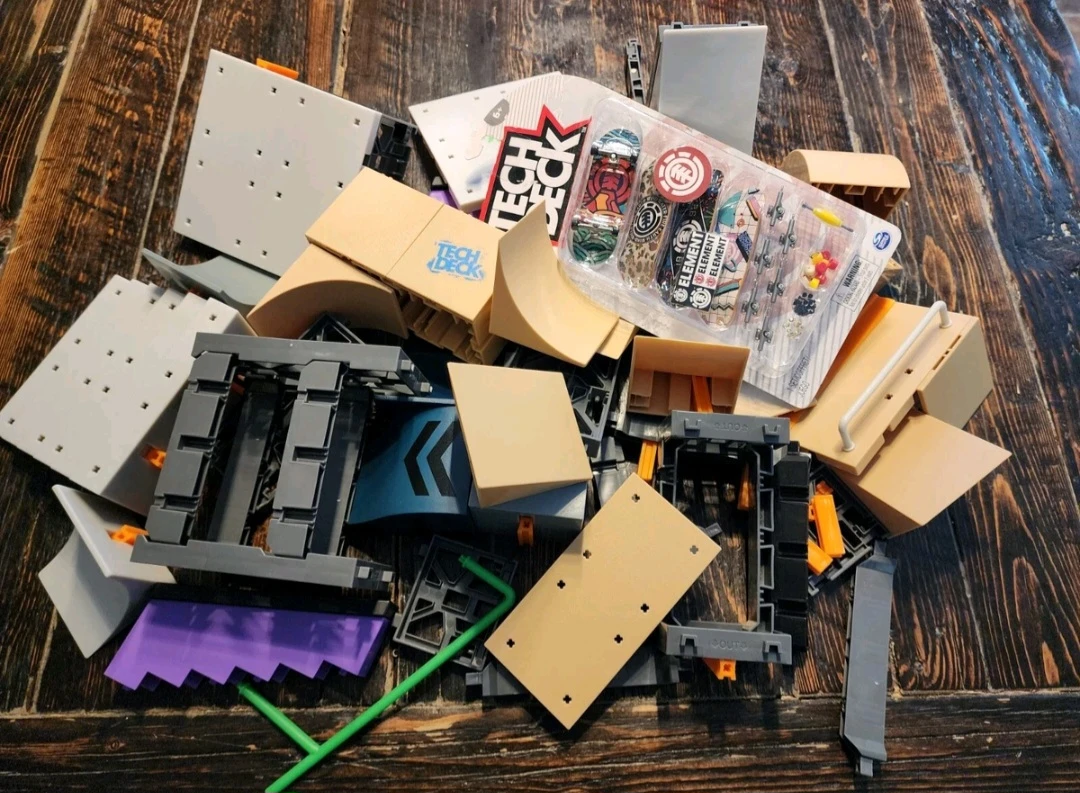 Tech Deck Building Set with Fingerboards