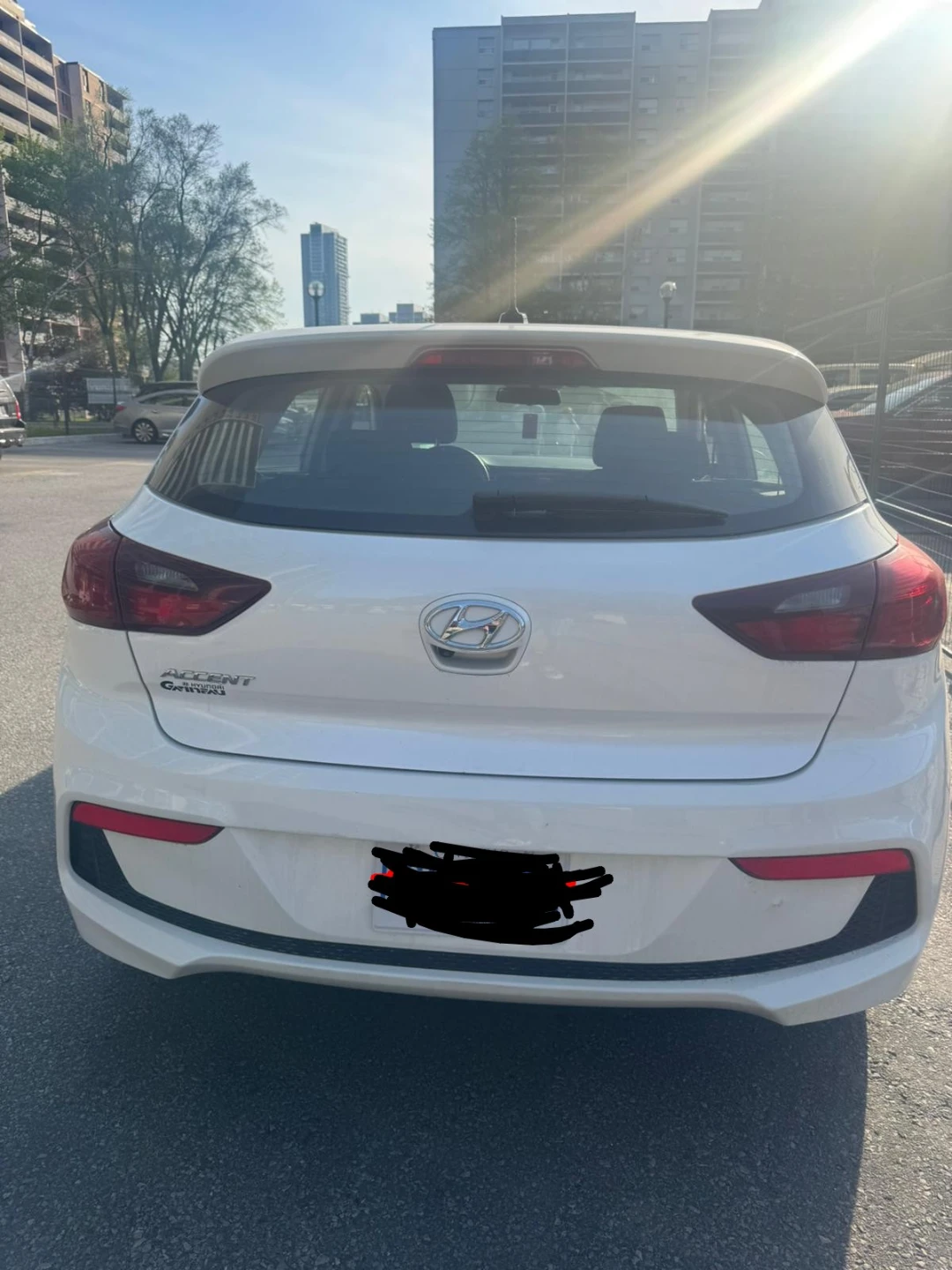 White Hyundai Accent Hatchback - photo 2