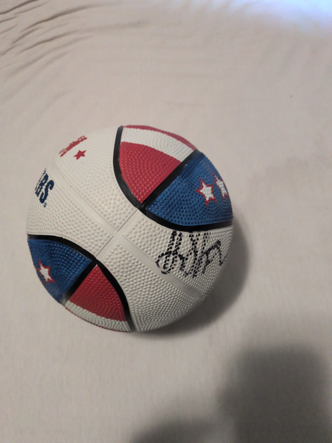 Harlem Globetrotters Basketball ( mini, signed) - photo 2