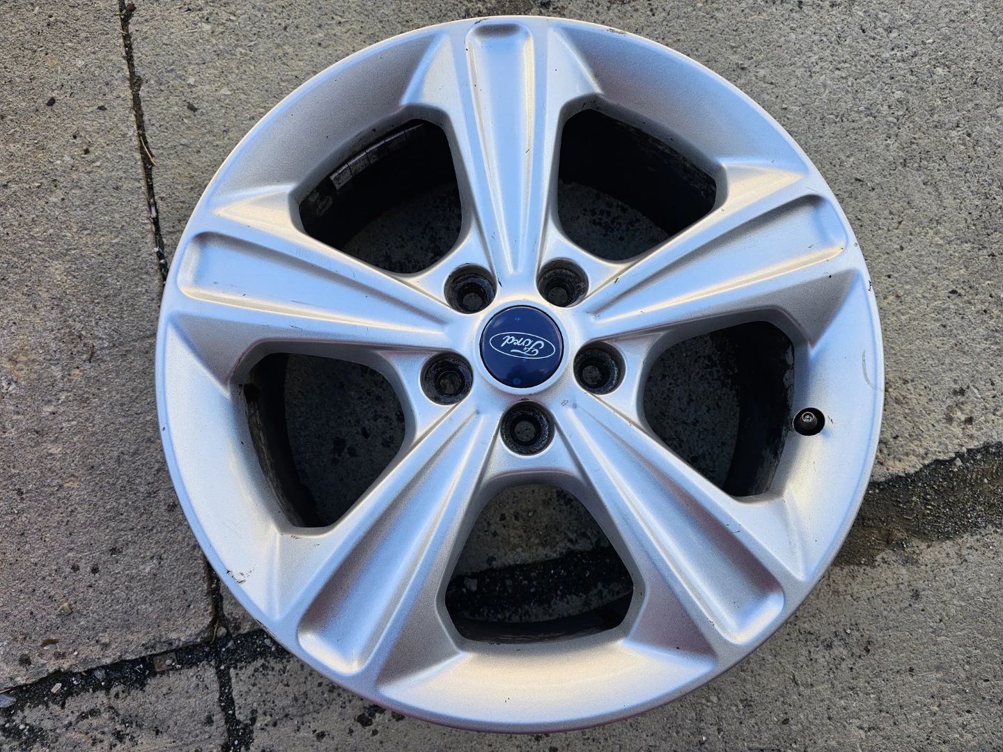 17" FORD ESCAPE O.E.M RIM (1 ONLY)