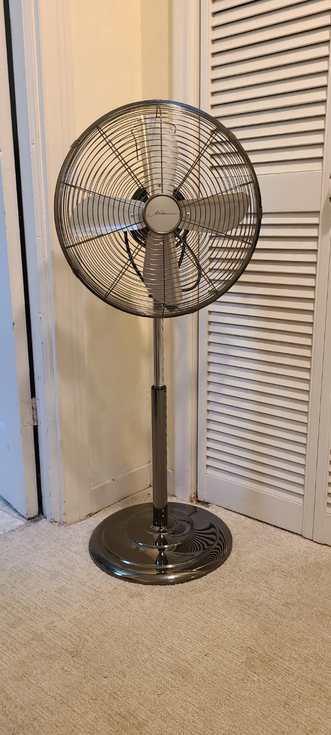 Metal Oscillating Stand FAN - Aloha Breeze - Great Condition - photo 2