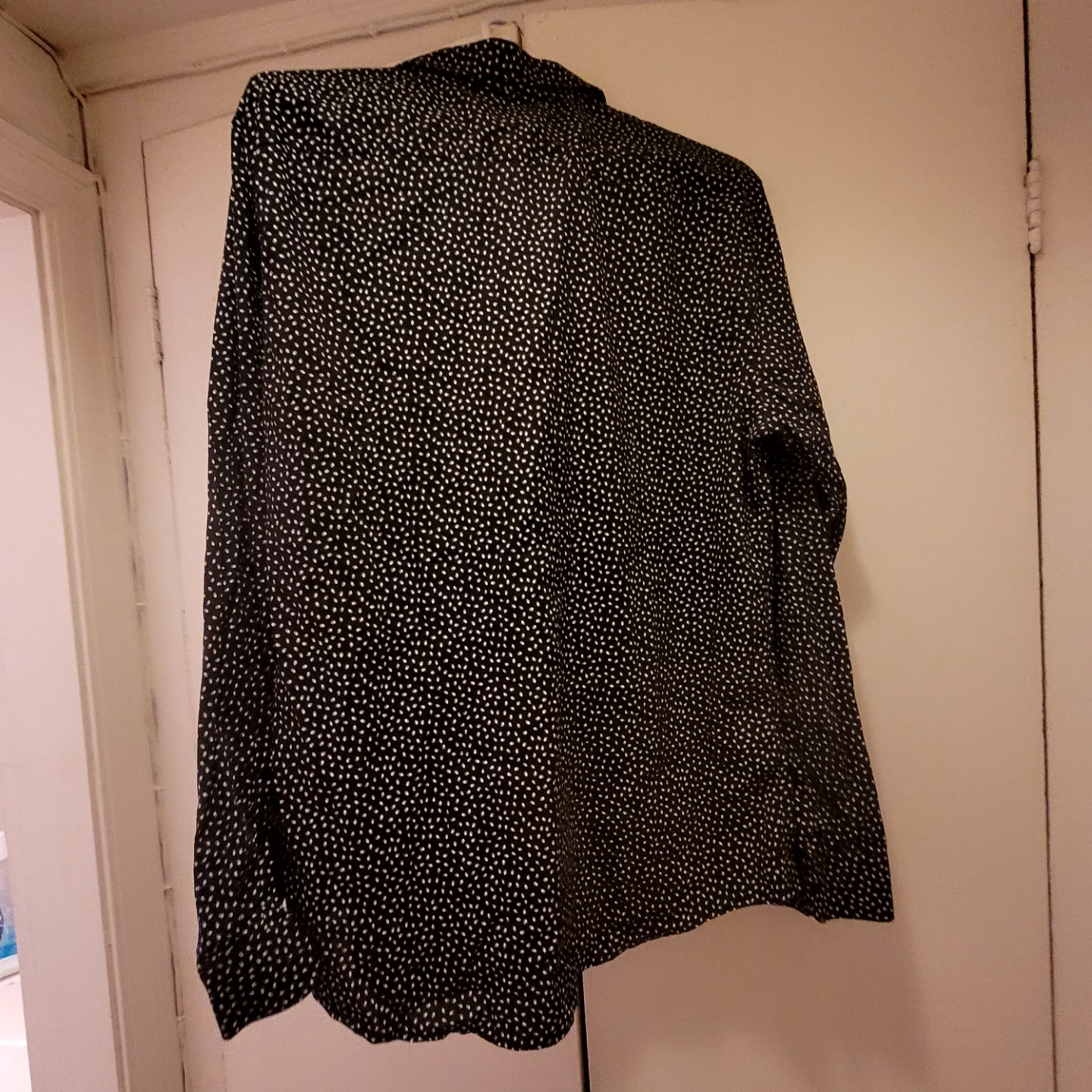 H&M Slim Fit Men's Black & White Dotted Long-Sleeve Shirt - photo 3