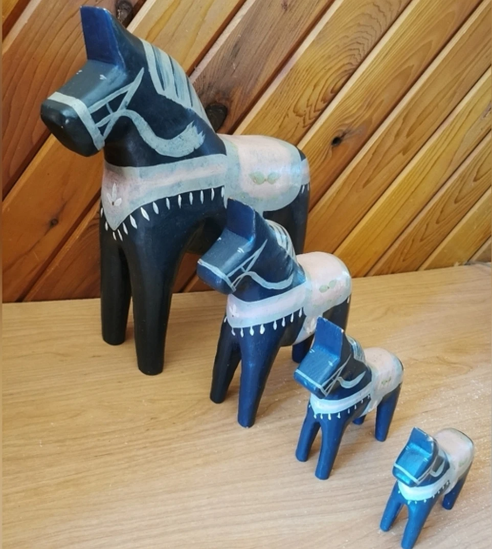 Rare Vintage Dala Horse Set – Hand Carved Wooden Folk Art Horses - photo 2