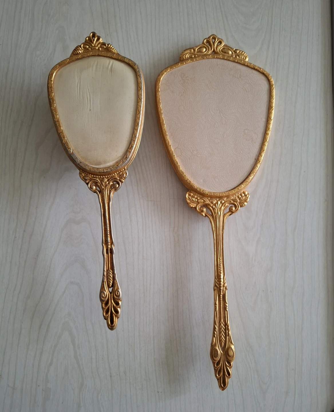 Vintage Vanity Set - Hand Mirror and Brush - photo 3