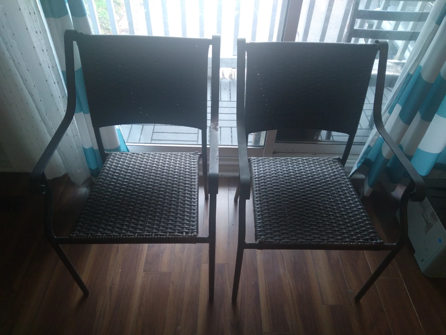 Pair of Wicker & Metal Outdoor Patio Chairs - photo 3