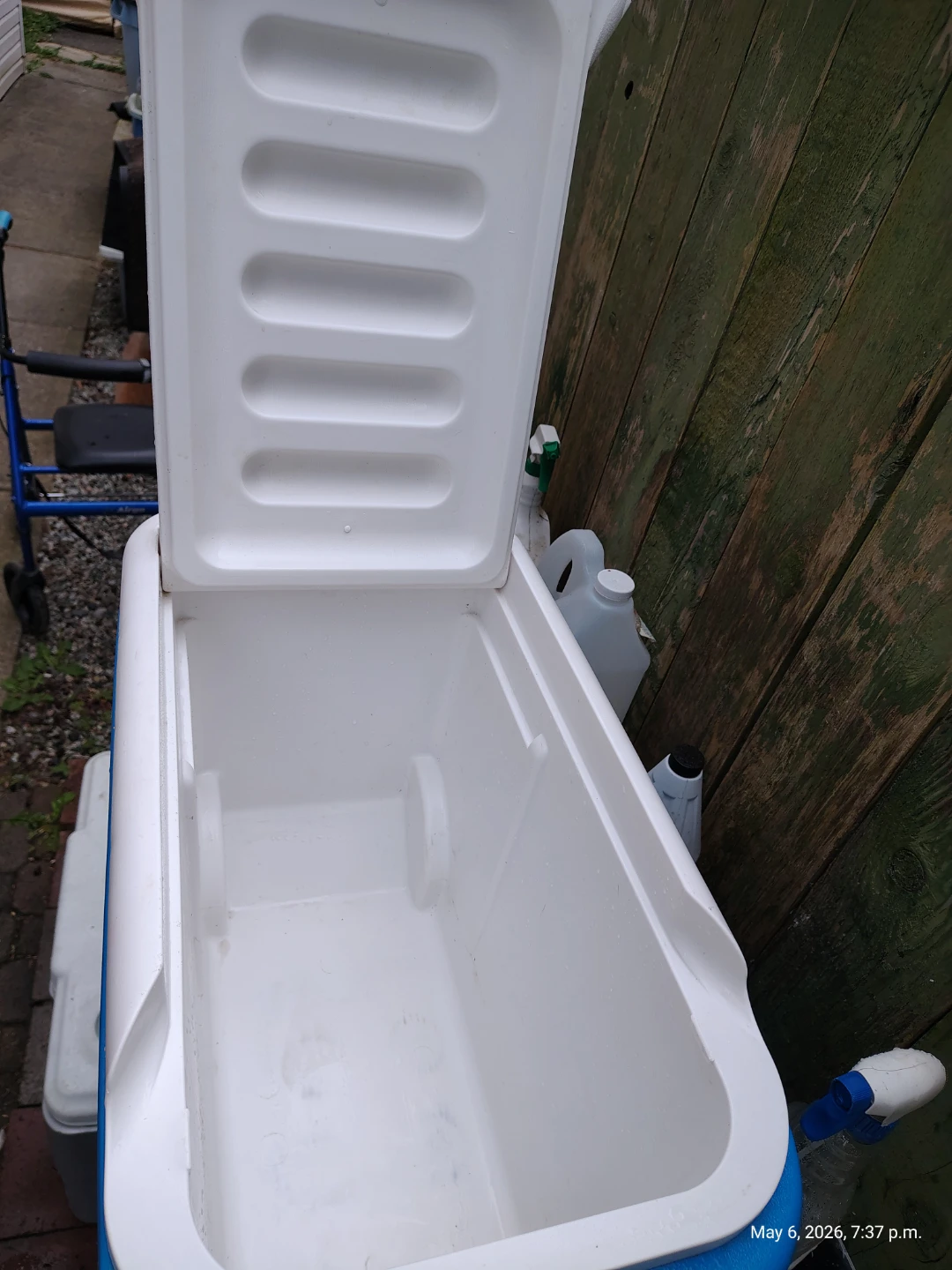 IGLOO 38 Qt Wheeled Cooler * like new * - photo 2