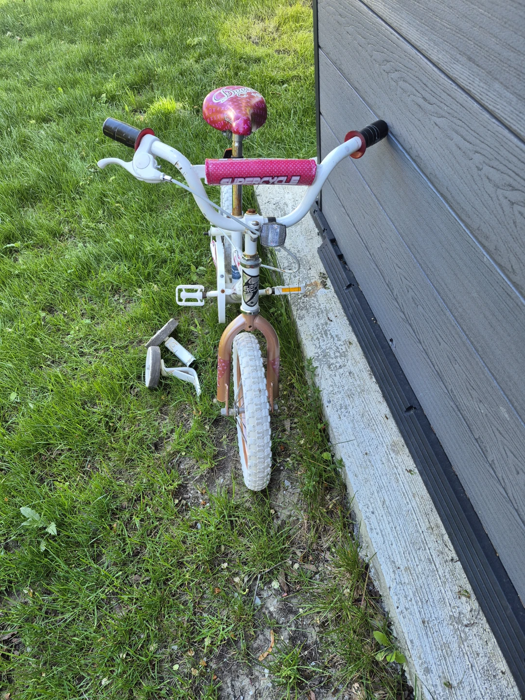 Supercycle Kids Bike with Training Wheels - photo 4