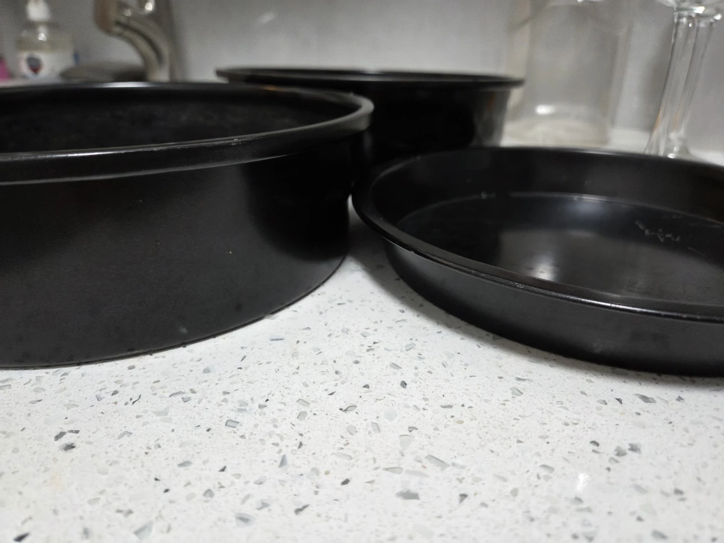 Round Baking Pans Set of 3 - photo 4