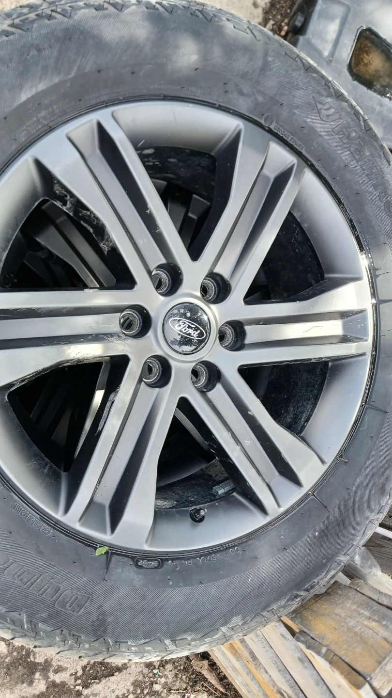 275/60R20 Tires - photo 4