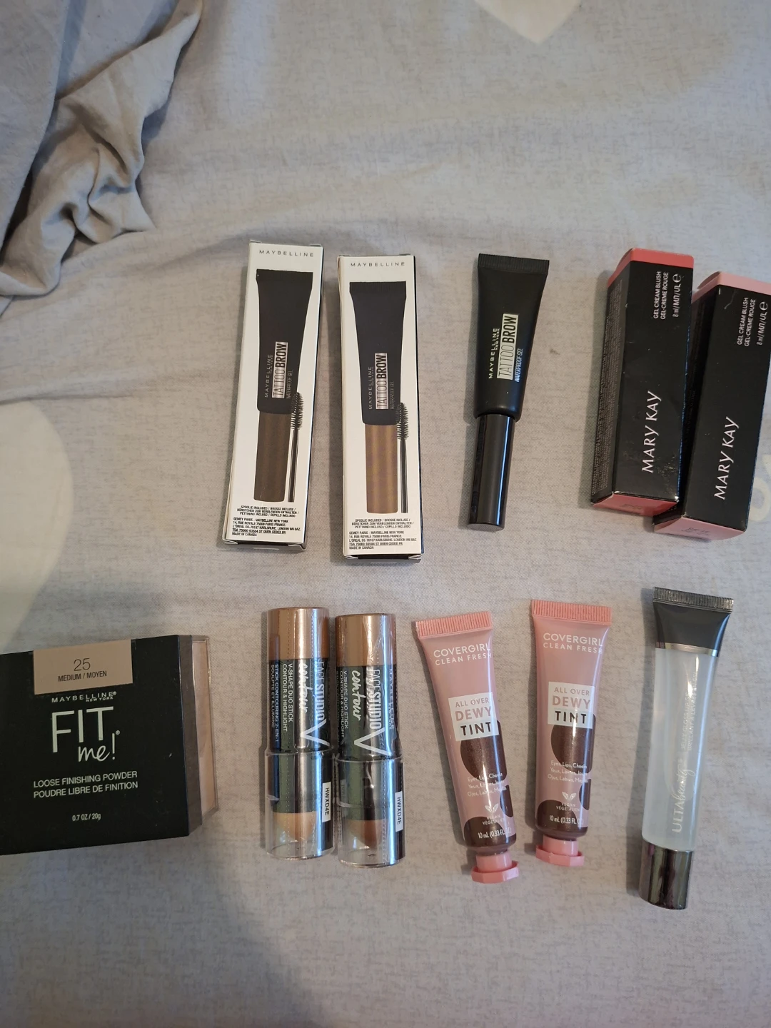 Makeup bundle: contour, blush, eyebrows, powder, lipgloss