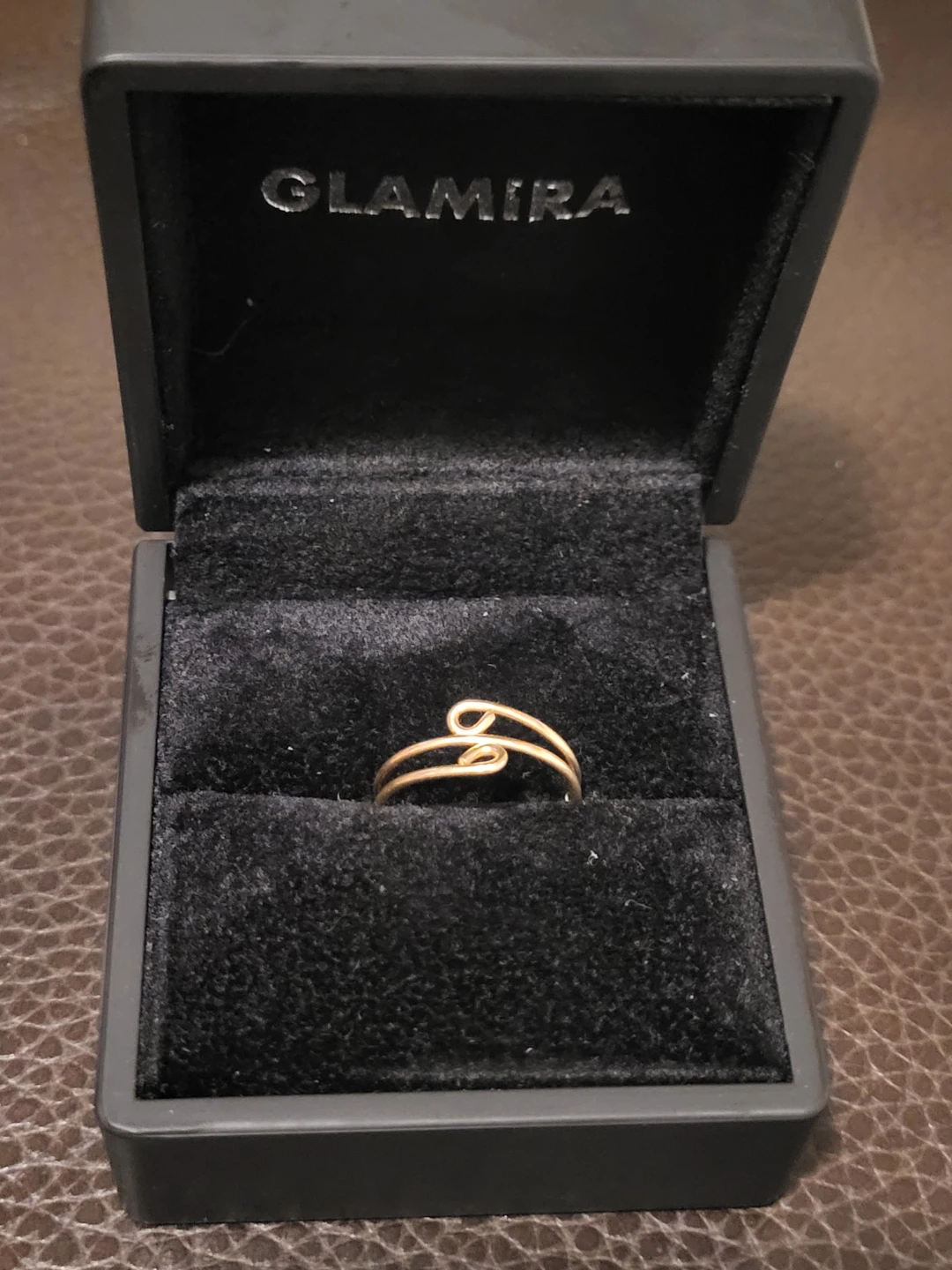 Glamira 10K Gold Swirl Ring size 6