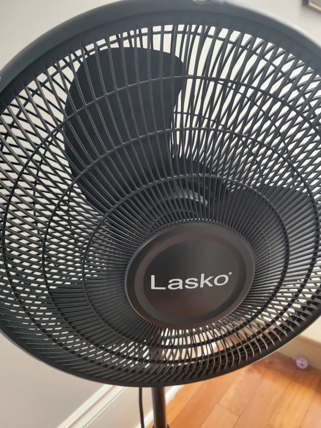 Lasko black oscillating stand fan - photo 2