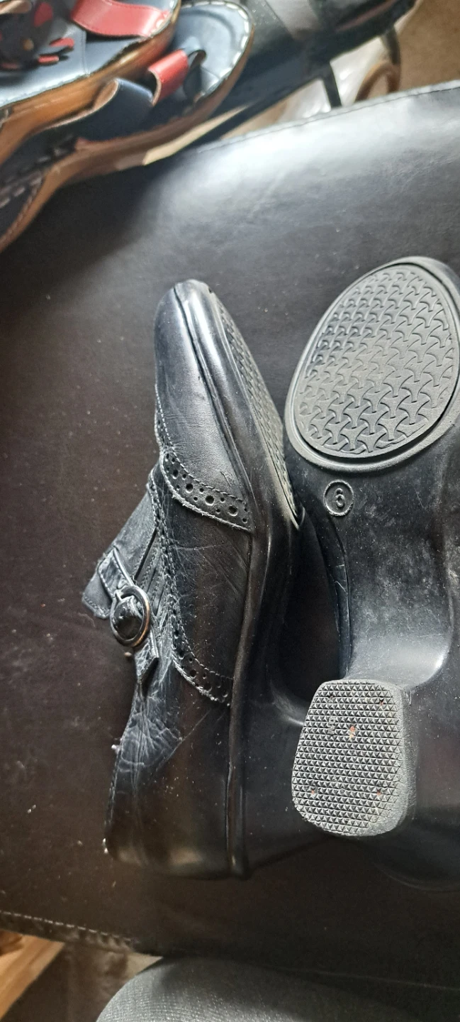 I Love Comfort Black Leather Buckle Shoes